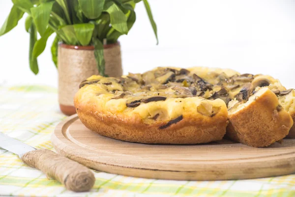 Peynir mantarlı börek