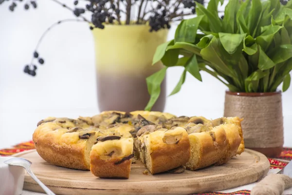 Peynir mantarlı börek