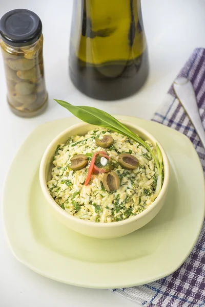 Yumurtalı peynirli salata