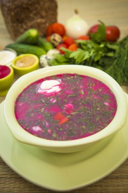 Ekşi süt soğuk çorba