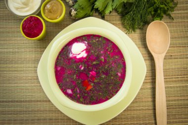 Ekşi süt soğuk çorba