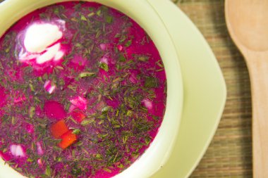 Ekşi süt soğuk çorba