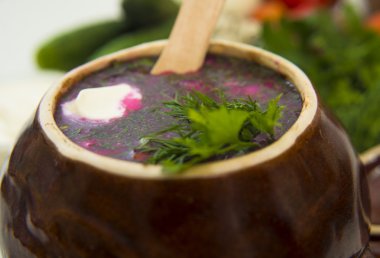 Ekşi süt soğuk çorba