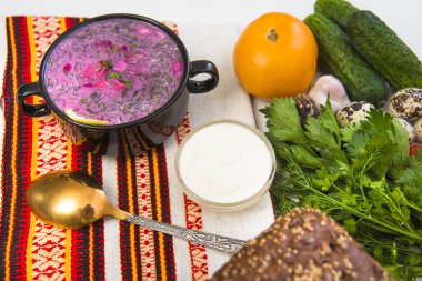 Ekşi süt soğuk çorba