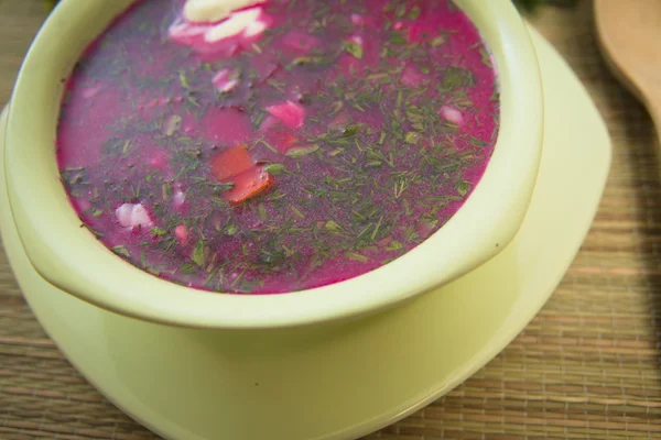 Ekşi süt soğuk çorba