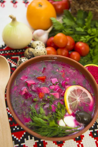 Ekşi süt soğuk çorba