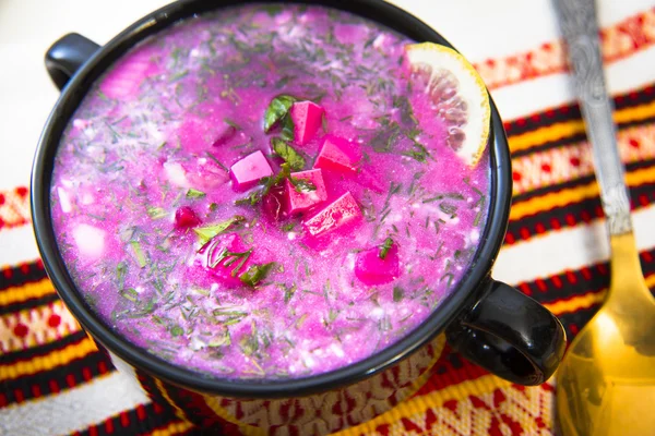 Ekşi süt soğuk çorba