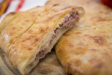 Geleneksel Gürcü karşılamak ve peynir sıcak pasta