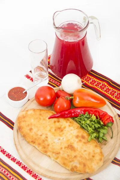 Tradizionale georgiano incontro e formaggio torta calda — Foto Stock