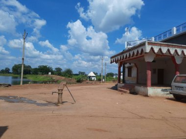 Hint köyü bulutlu gökyüzü yol kenarı sokak manzarası