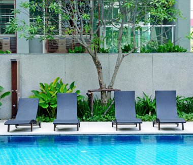 plaj sandalyeleri yan Yüzme Havuzu