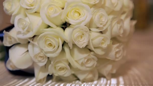 bouquet de roses de mariées. Gros plan  