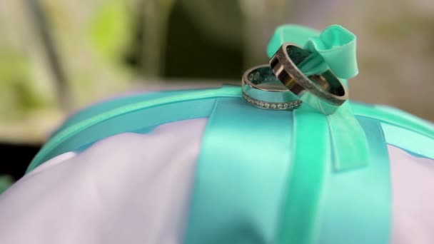 Wedding rings — Stock Video