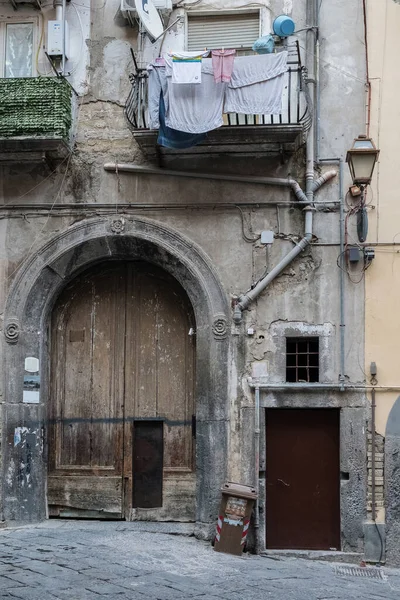Rue Étroite Ville Séchage Des Vêtements Naples — Photo