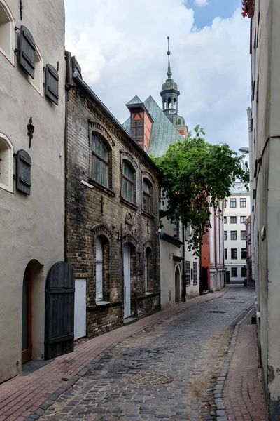 Eski Kasabada Dar Issız Bir Cadde Katedral Riga Letonya — Stok fotoğraf