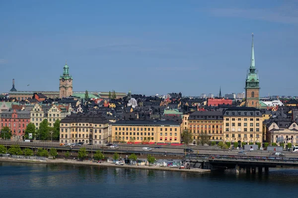 Embankment Cidade Velha Dia Ensolarado Estocolmo Suécia — Fotografia de Stock