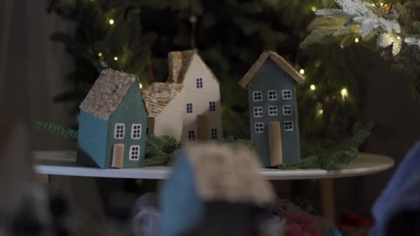 Het Maken Van Prachtige Handgemaakte Decor Voor Nieuwjaar Kerstmis Werkbank — Stockvideo