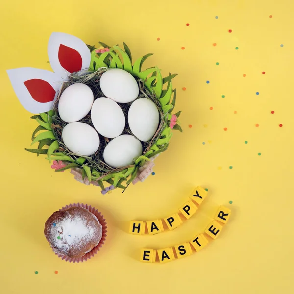 Fondo Vacaciones Pascua Con Conejito Color Decorado Huevos Pascua Pastel — Foto de Stock