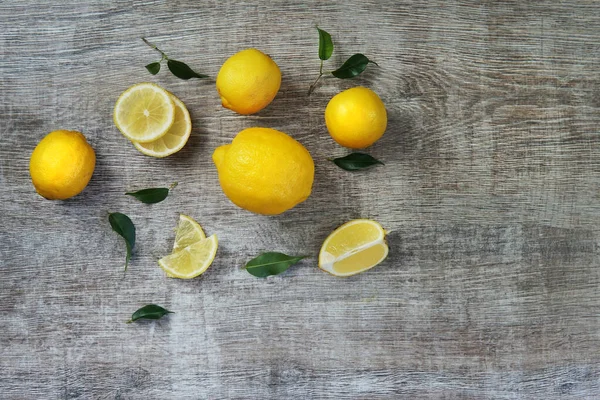 Fresh Lemons Lemons Leaves Rustic Wooden Background Fresh Lemons Lemon — Stock Photo, Image