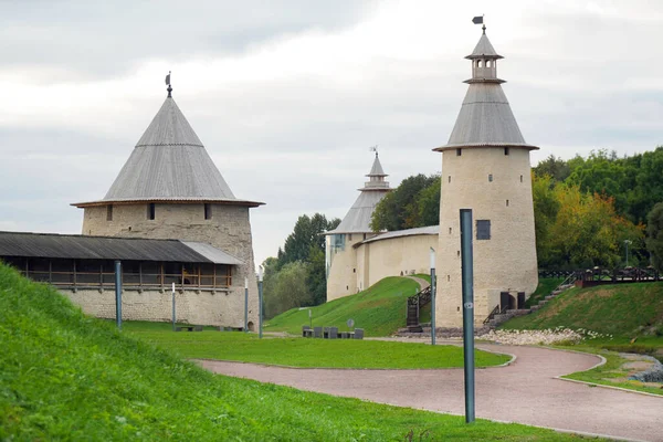 Pskov Rusia Stone Kremlin Ciudad Pskov 2021 Iglesia Ortodoxa Fuerte — Foto de Stock