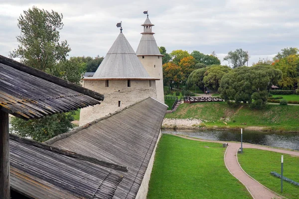 Pskov Rusia Stone Kremlin Ciudad Pskov 2021 Iglesia Ortodoxa Fuerte — Foto de Stock