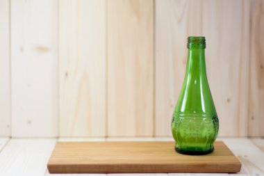 Yeşil cam şişe uyarısı.