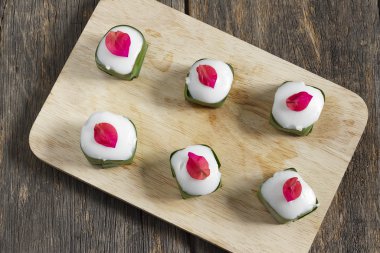 puding ile Hindistan cevizi tepesi