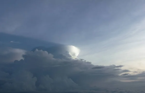 Foto Conjunto Nubes Mañana Amanecer Cambiando Color Forma Las Nubes — Foto de Stock