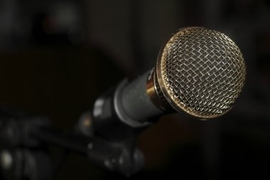 İletişimde yardımcı olur başka bir aygıt mike.