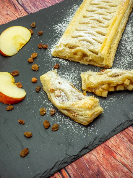 Apfelstrudel Apple Pie Raisins Black Slate — Stock Photo, Image