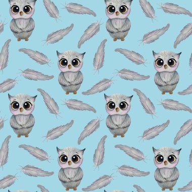 Kusursuz suluboya desenli gri baykuş ve mavi arka planda tüyler..