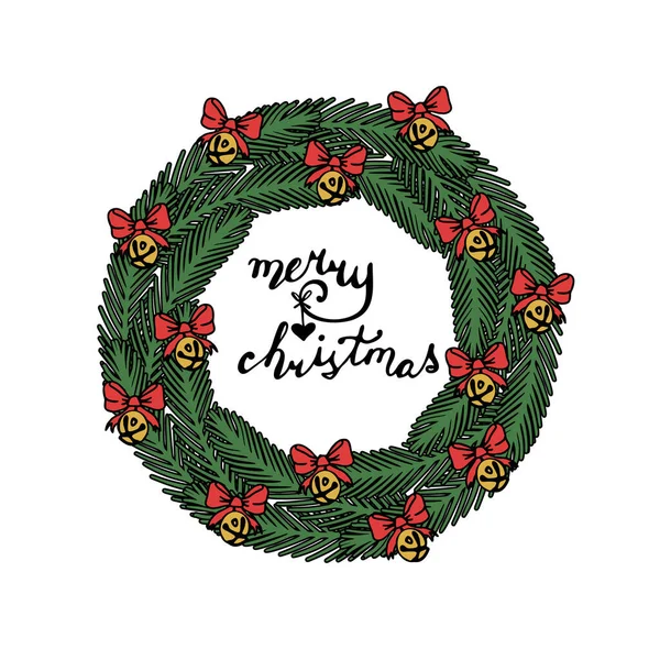 Colorida línea de arte Navidad corona clipart, ramas verdes de abeto decoradas con campanas de jingle. Feliz Navidad letras. — Vector de stock