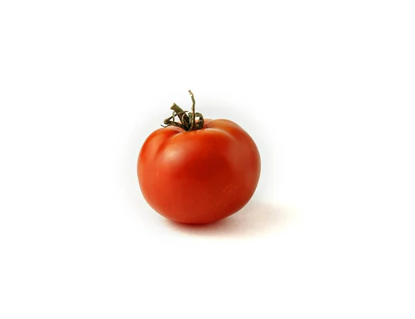 Tomate rojo fresco aislado sobre fondo blanco — Foto de Stock