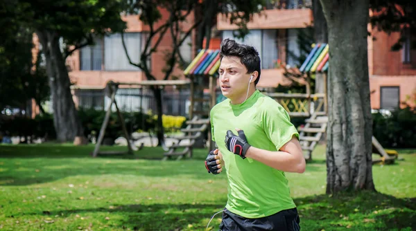 Joggen in de buurt van huis — Stockfoto