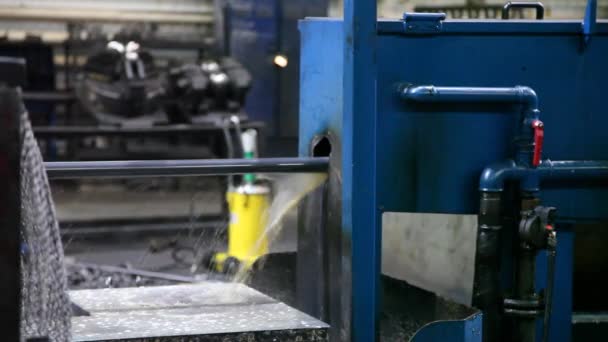 Maschinenfabrik Metallrohrfabrik Wasserkühlung Dieses Filmmaterial Zeigt Eine Maschine Zur Verarbeitung — Stockvideo