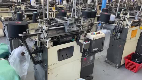 Telar Primer Plano Fábrica Textil Trabajo Video Muestra Proceso Hilado — Vídeos de Stock