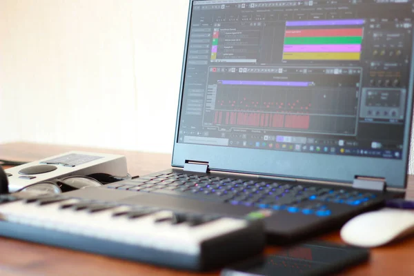 Compact Music Production Studio Dies Ist Ein Bild Von Kleinen — Stockfoto