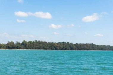 Deniz ve açık gökyüzü doğa arka planı