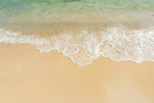 Měkká Vlna Moře Prázdné Písečné Pláži Pozadí Kopií Spac — Stock fotografie