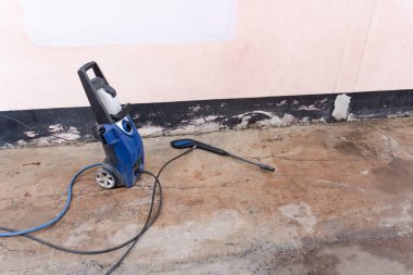 Beton zeminde yüksek basınçlı çamaşır makinesi