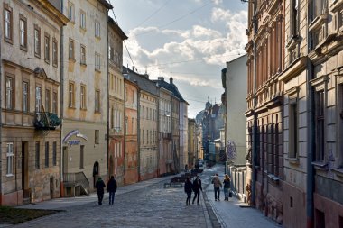 Lviv, şehir merkezini yönünde görüş sokak Lesia Ukrainka.