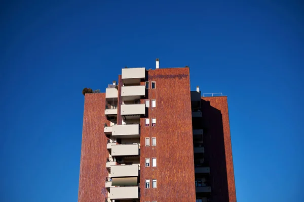 A modern bricks residential building in Sesto S.Giovanni, Milano — Stock Photo, Image