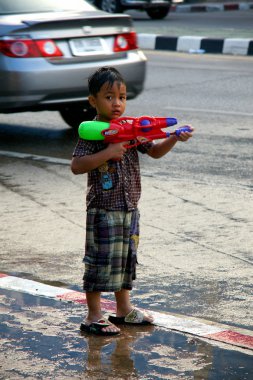 İnsanlar bir Songkran su Festivali Chiangmai, Tayland kavga