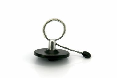 Beyaz arka plan üzerinde izole manyetik şişe güvenlik etiketi