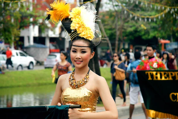 Thai people on the parade in ChiangMai Flower Festival 2013 — Foto Stock