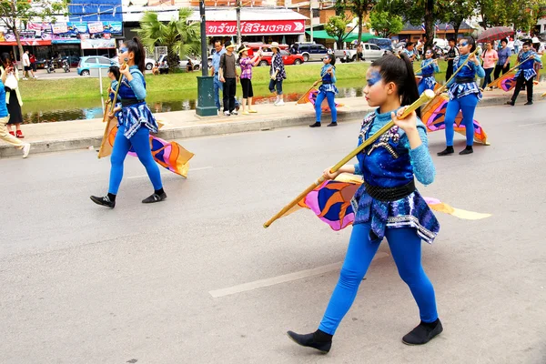 Ταϊλανδοί στην παρέλαση στο ChiangMai Flower Festival 2013 — Φωτογραφία Αρχείου