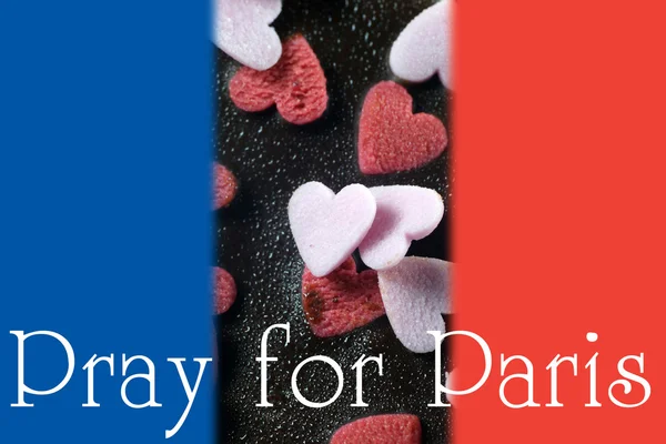 Pastel de brownie de chocolate con bandera de Francia para el concepto "Rezar por París" —  Fotos de Stock