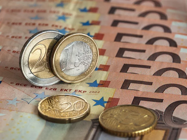 Ein und zwei Euro — Stockfoto