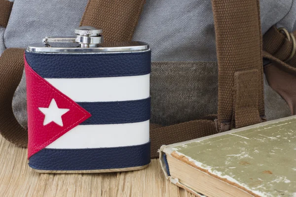 şişeye Küba bayrağı