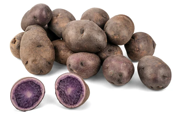 Купка фіолетової картоплі — стокове фото